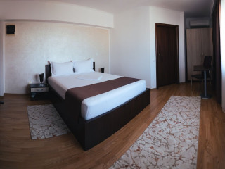 Delta Est Hotel and Restaurant CMP