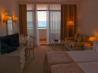 Royal Palace Helena Sands