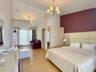 Greek Pride Cronwell Rahoni Hotel