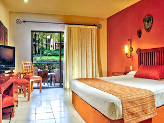 Catalonia Yucatan Beach (R)