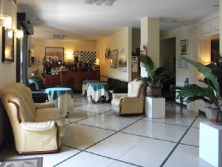 VILLA OMBROSA (Turism Seniori)