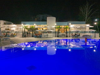 MERA HOLIDAY RESORT (Hotel Anca - Irina).