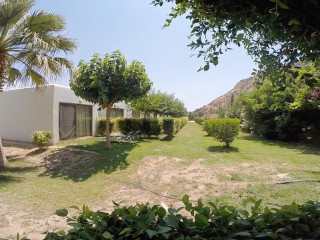Valley Village Hotel