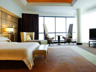 Le Meridien Al Aqah Beach Resort