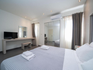 Makris Yialos Apartments 