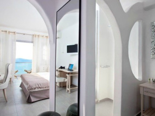 Belvedere Suites (Firostefani - Santorini)