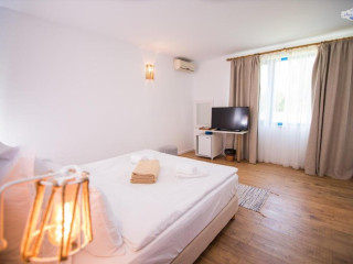 PENSIUNEA CHERHANA RESORT.