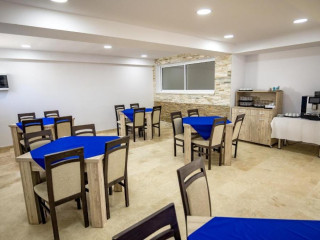 CAMERE DE INCHIRIAT BLUE BORDER.