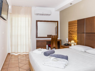 White Olive Premium Hotel (Laganas)