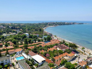 CLOVER MAGIC ALTINKUM PARK SIDE HOTEL