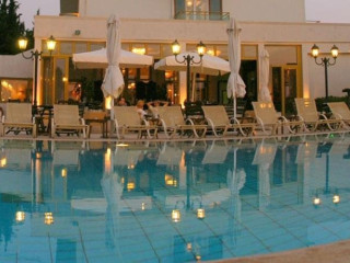 Santa Beach Hotel (Salonic - Agia Triada)