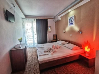 HOTEL OVICRIS SELENA.