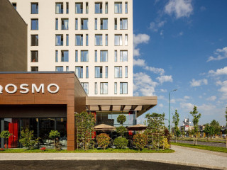 Hotel Qosmo