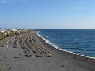 Dolphins Apartments  (Kamari Santorini) 