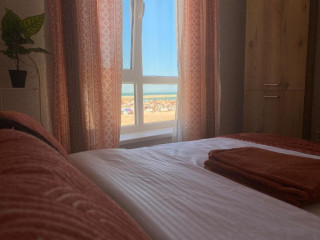 Efonline Studios on the Beach CM