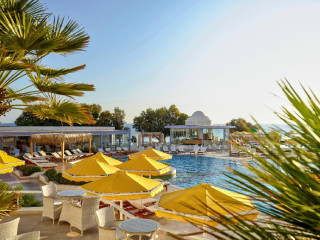 Serita Beach Resort (R)