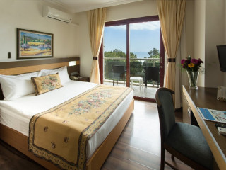 PERRE LA MER HOTEL