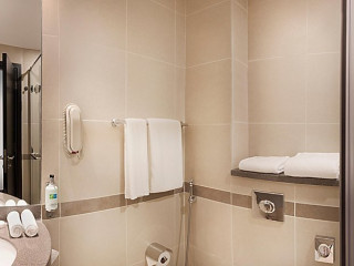 HOLIDAY INN EXPRESS DUBAI SAFA PARK