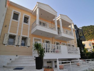 ATHINA STUDIOS GOLDEN BEACH