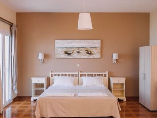 Lorraines Apartments