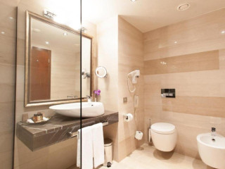 Hotel Metropolis..