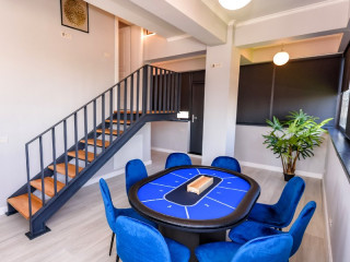 AQUARIUM RESIDENCE PENTHOUSE 5.