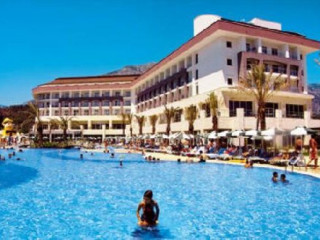 THE MAXIM RESORT HOTEL