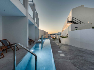 Magique Bleu Suites Hotel (Tragaki)