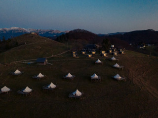 Ursa Mica Glamping Resort