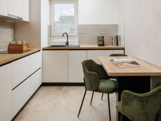 THE ALLEY BY KANOPIAN.