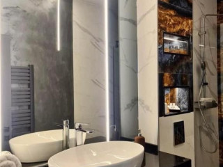 CAMERE DE INCHIRIAT AMAZE.