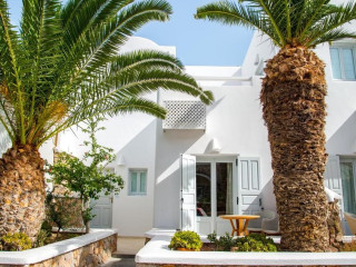 Makris Hotel (Kamari Santorini)