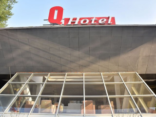 Q Hotel CMP