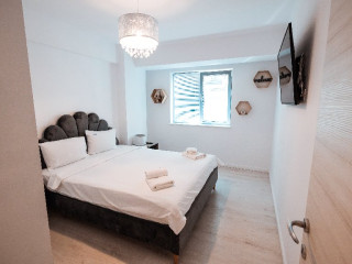 WAVE 3 PROMENADA APARTMENTS.