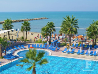 Fafa Premium Hotel (Golem)