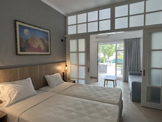 Selini Suites and Waterpark (C)