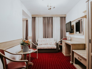 Hotel Lacu Rosu