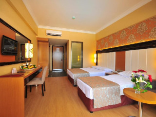 Hotel Golden Rock Beach
