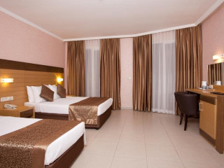 REMI HOTEL.