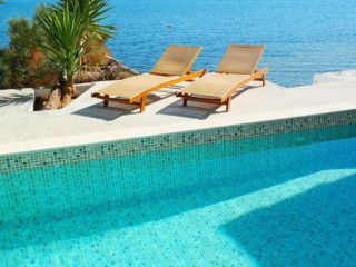 Porto Evia (Amarynthos)