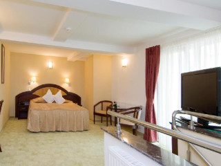 Plus Fariones Suite Hotel