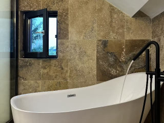 . Riviera 990 Ambasador Camere de inchiriat