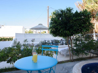 Atlas Boutique (Kamari Santorini)