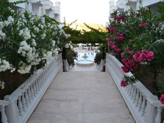 SUNPOINT FAMILY HOTEL