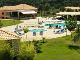 Perdika Resort (Karavostasi)