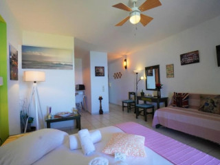 Four Seasons Studios and Apartments