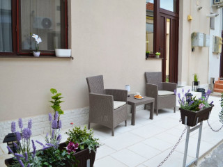 MID CENTRAL RESIDENCE.