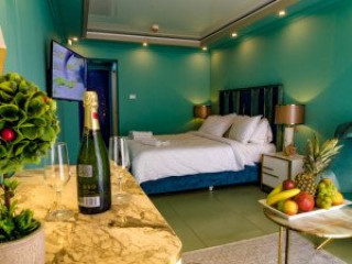 Complex Phoenicia Blue View CMD