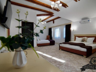 Curtea Veche Hunedoara