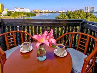 Imperial Laguna by Faranda